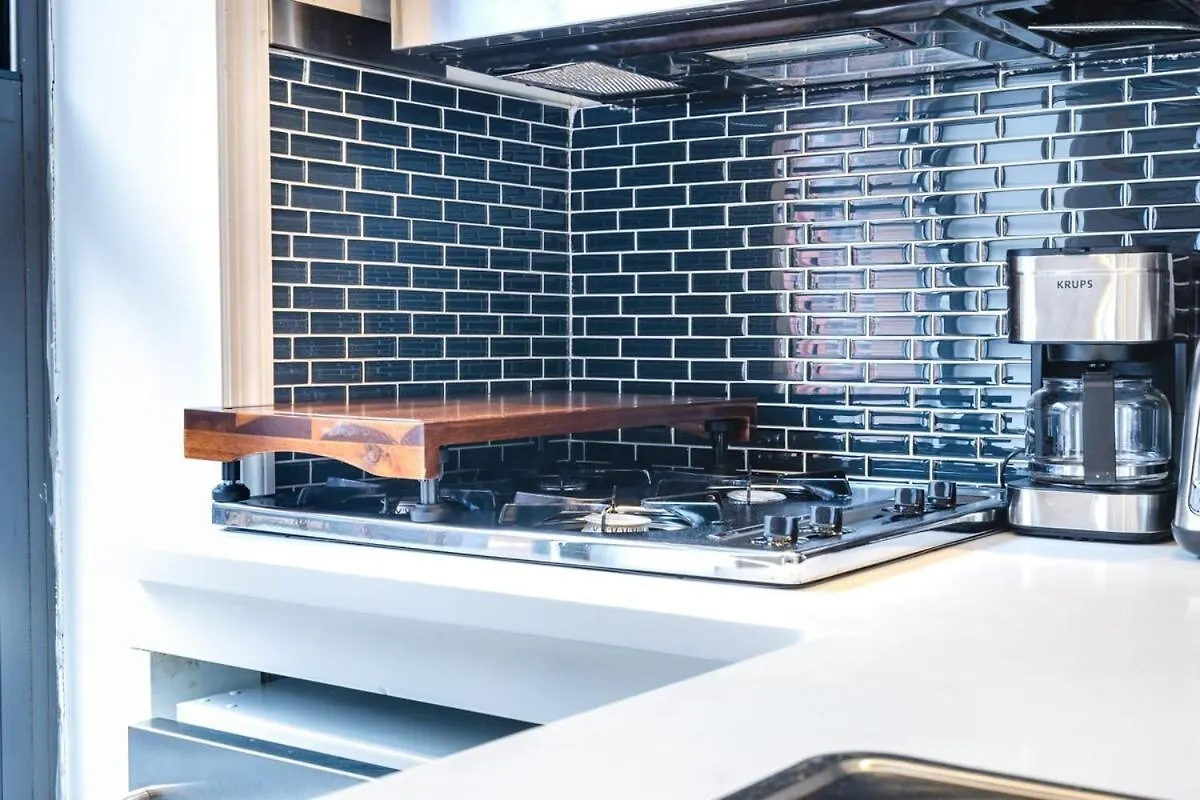 69-5C Festive Comfort Brand New 1Br Lower East Side Christmas Ready New York Apartment