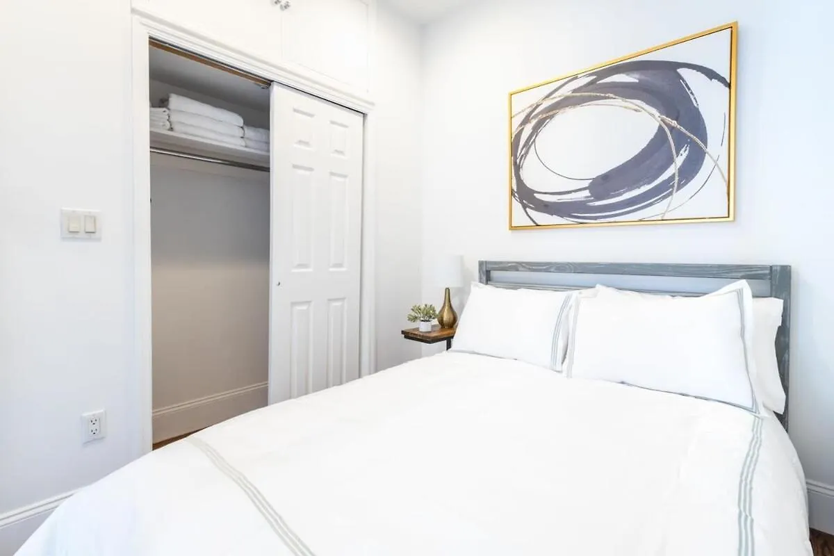 69-5C Festive Comfort Brand New 1Br Lower East Side Christmas Ready New York