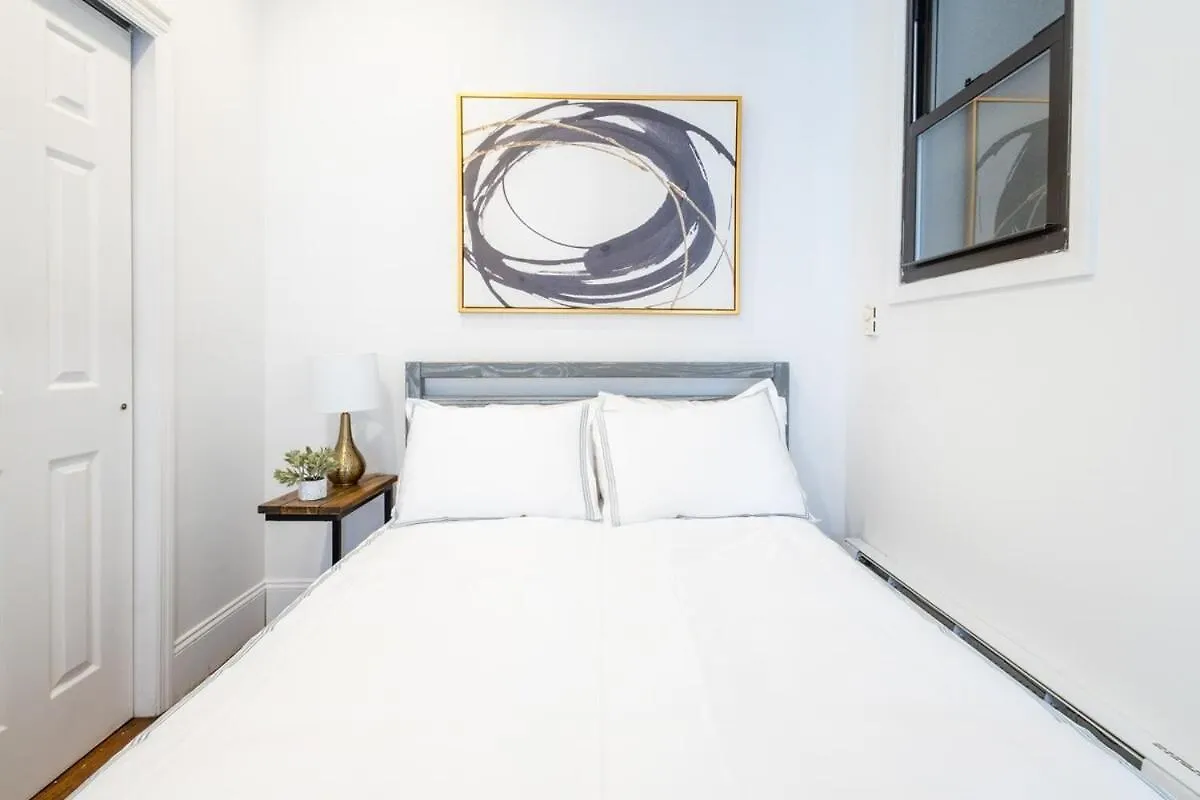 아파트 69-5C Festive Comfort Brand New 1Br Lower East Side Christmas Ready 뉴욕 미국